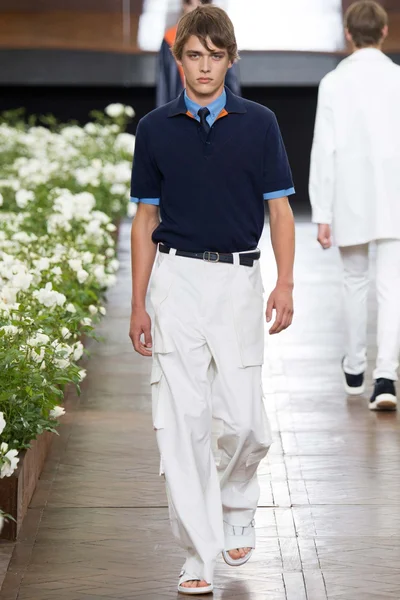 Look 36